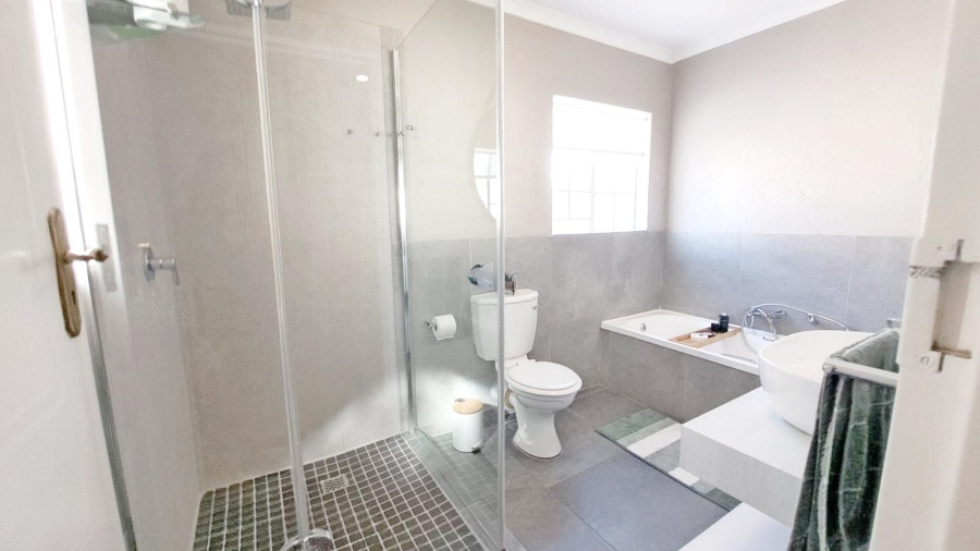 3 Bedroom Property for Sale in Sterrewag Gauteng