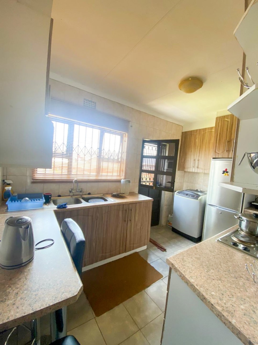 3 Bedroom Property for Sale in Zakariyya Park Gauteng