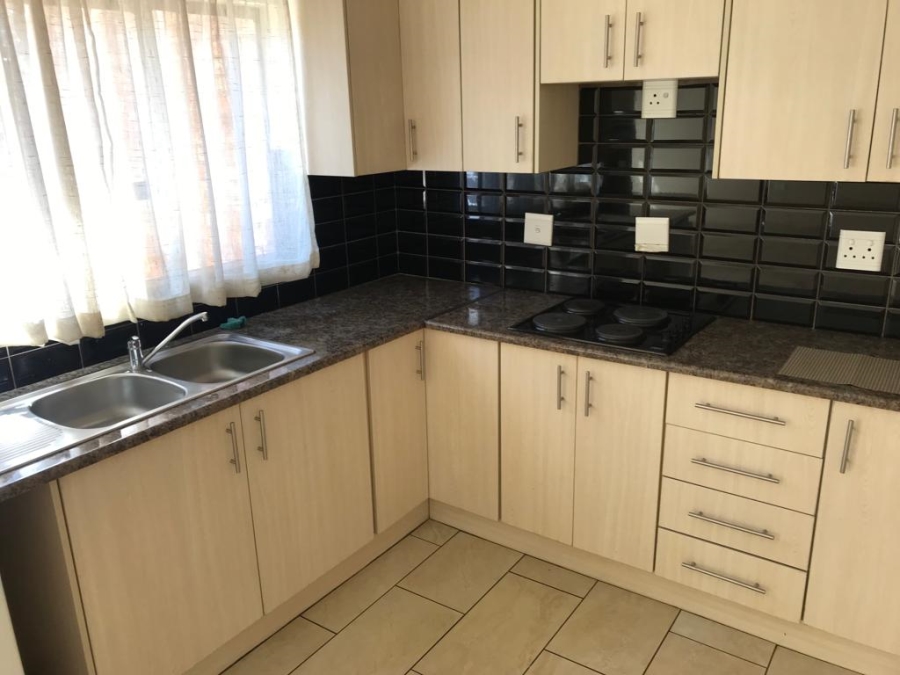 To Let 2 Bedroom Property for Rent in Cresta Gauteng