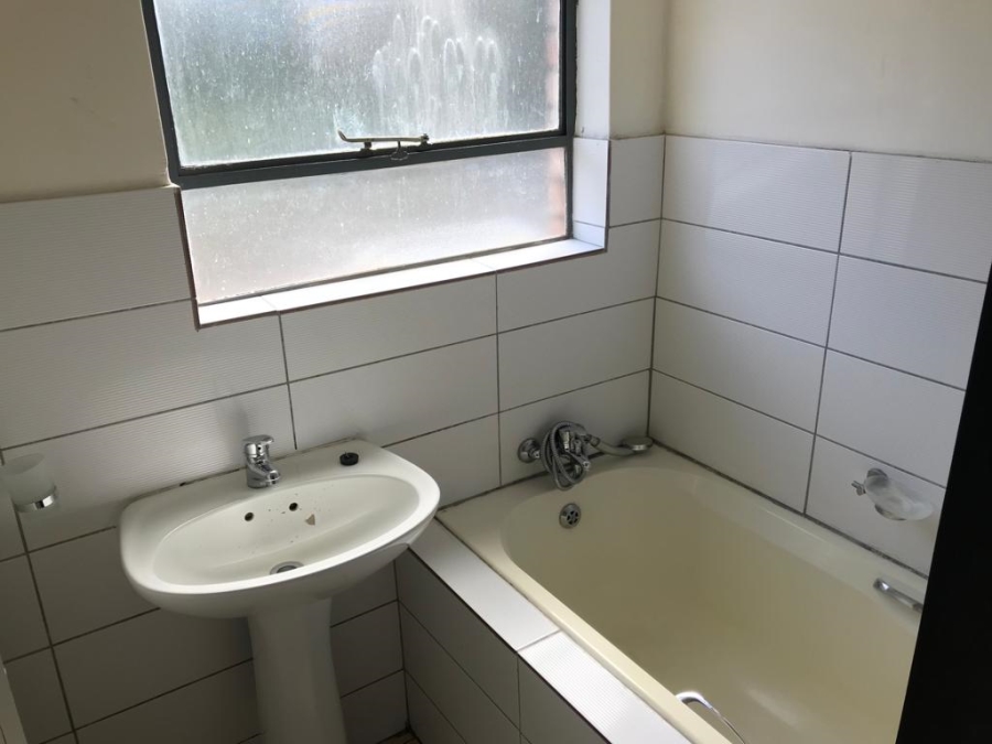 To Let 2 Bedroom Property for Rent in Cresta Gauteng