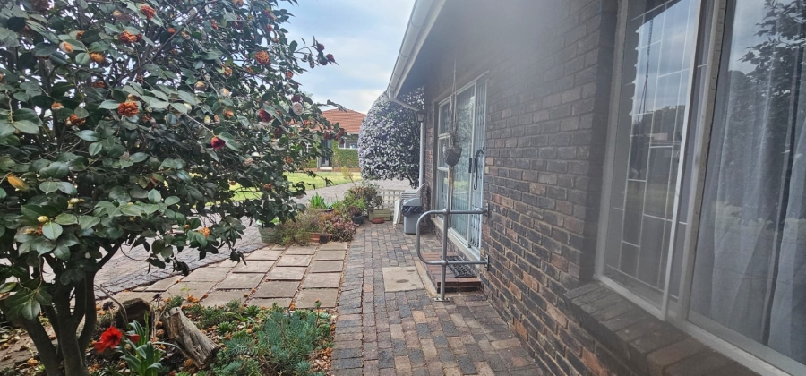 To Let 1 Bedroom Property for Rent in Rynfield A H Gauteng