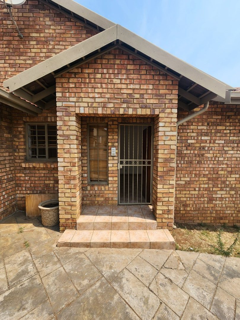 3 Bedroom Property for Sale in Amberfield Gauteng