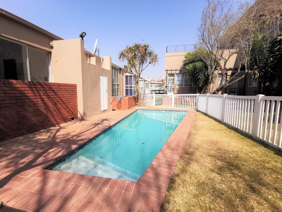 To Let 2 Bedroom Property for Rent in Richmond Gauteng