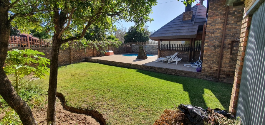 3 Bedroom Property for Sale in Rooihuiskraal Gauteng