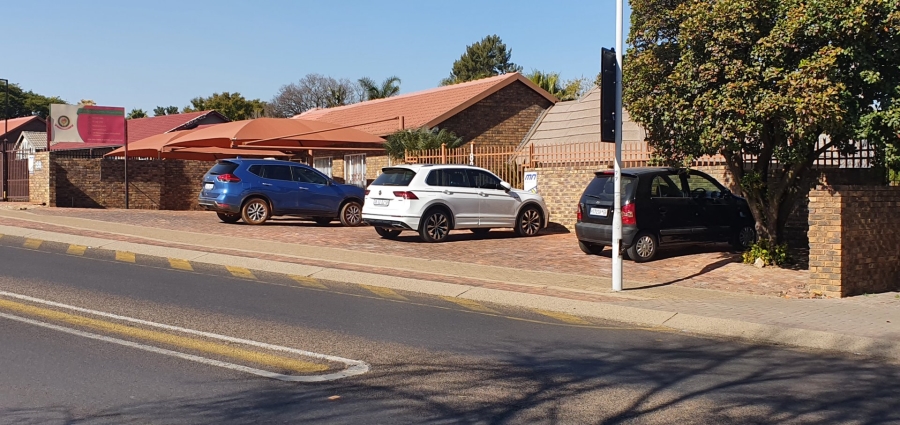 3 Bedroom Property for Sale in Rooihuiskraal Gauteng