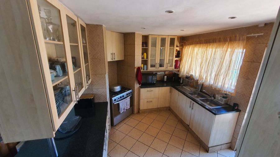 3 Bedroom Property for Sale in Heuweloord Gauteng