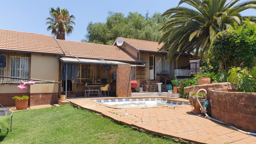 3 Bedroom Property for Sale in Heuweloord Gauteng