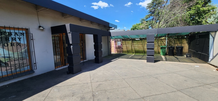 To Let commercial Property for Rent in Brackenhurst Gauteng