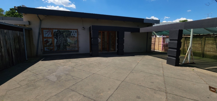 To Let commercial Property for Rent in Brackenhurst Gauteng