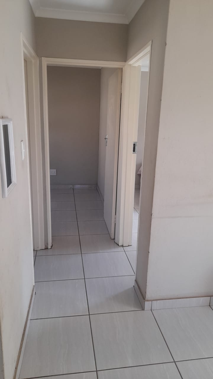 To Let  Bedroom Property for Rent in Windmill Park Gauteng