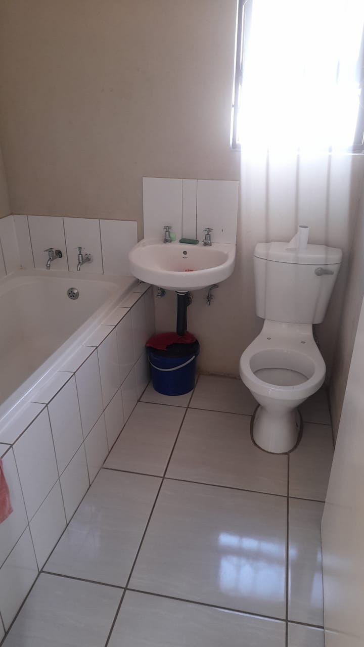 To Let  Bedroom Property for Rent in Windmill Park Gauteng