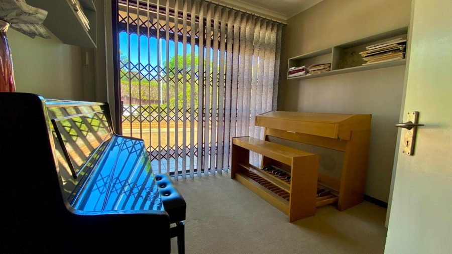 4 Bedroom Property for Sale in Alberante Gauteng