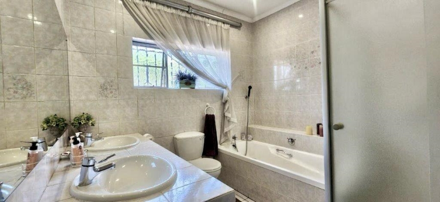 4 Bedroom Property for Sale in Alberante Gauteng