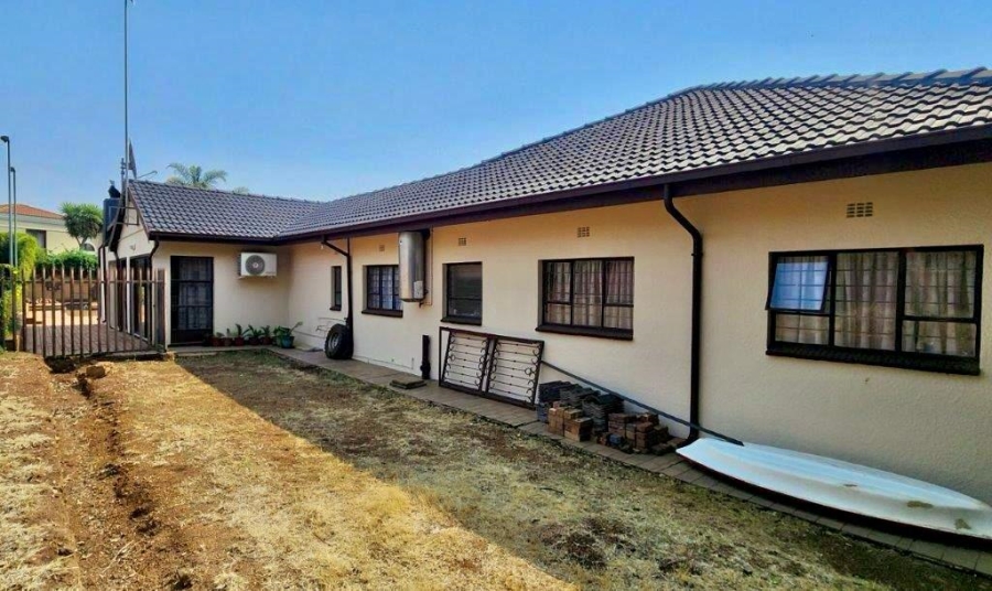 4 Bedroom Property for Sale in Alberante Gauteng