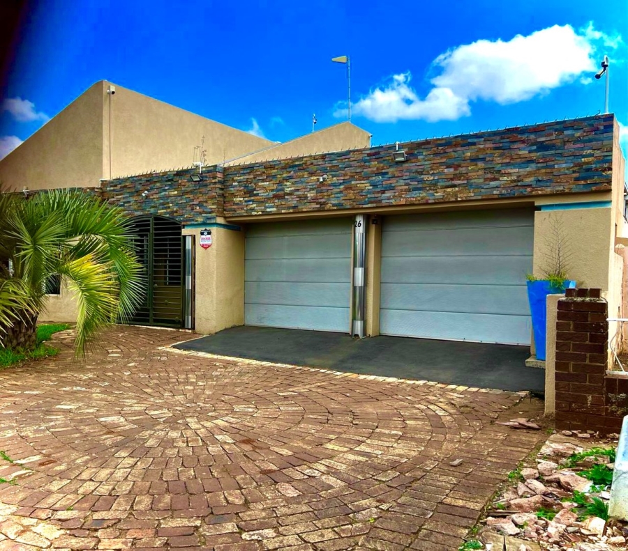 4 Bedroom Property for Sale in Lenasia Ext 1 Gauteng