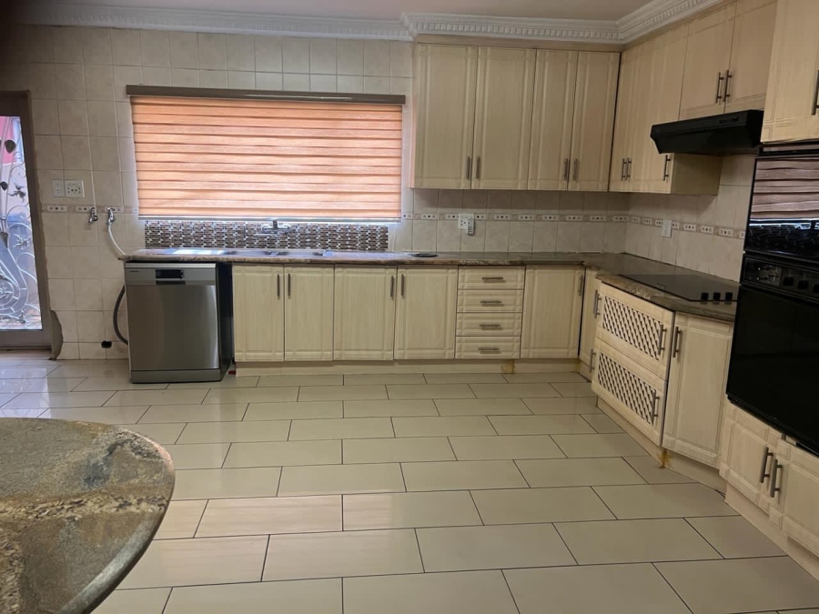 4 Bedroom Property for Sale in Lenasia Ext 1 Gauteng