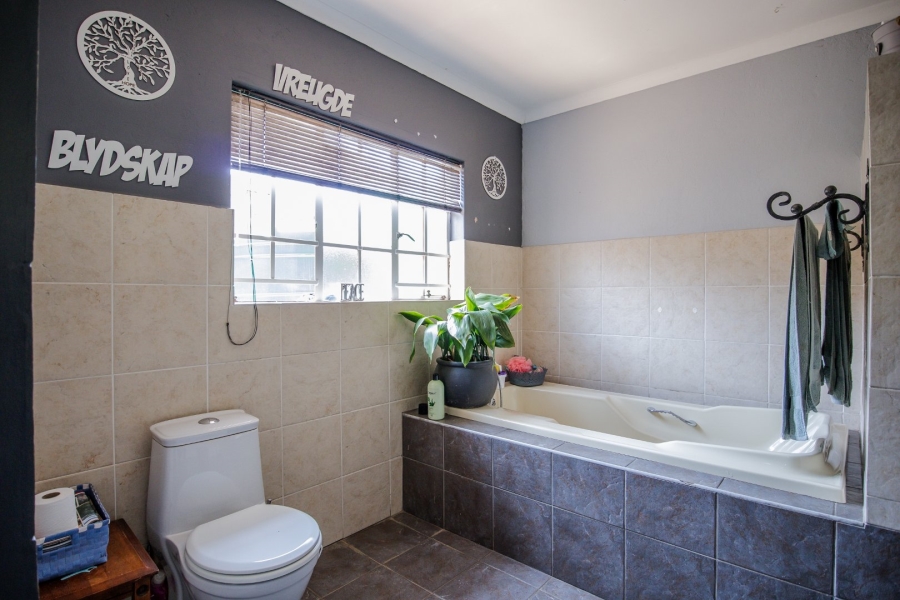 3 Bedroom Property for Sale in Grootvaly AH Gauteng