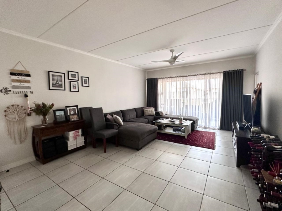 2 Bedroom Property for Sale in Waterfall Gauteng