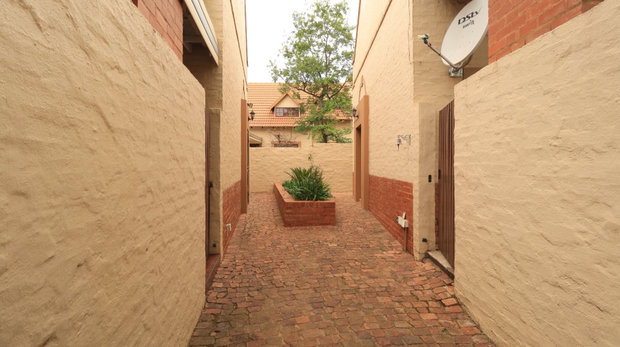 2 Bedroom Property for Sale in Equestria Gauteng