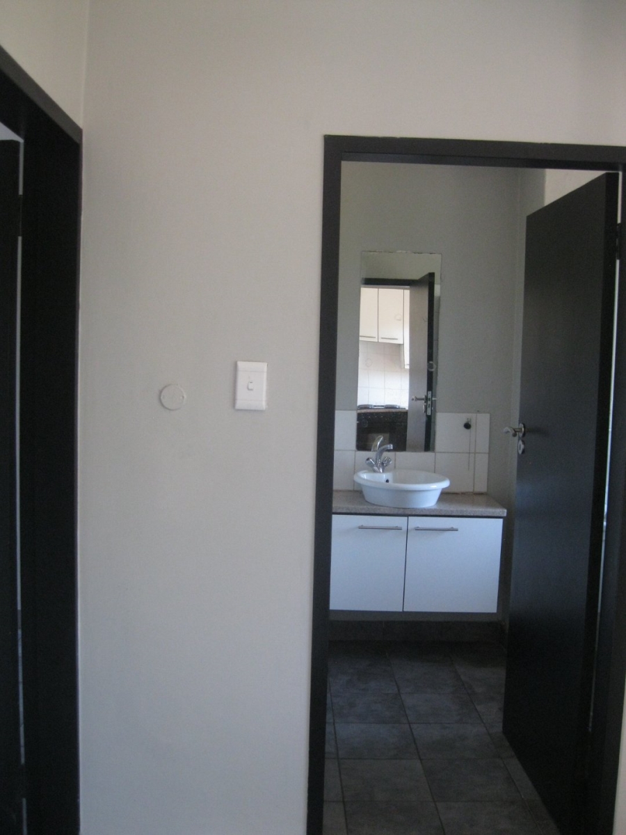 To Let 1 Bedroom Property for Rent in Hillcrest Gauteng