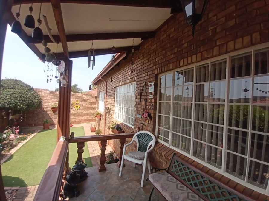 3 Bedroom Property for Sale in Noordheuwel Gauteng