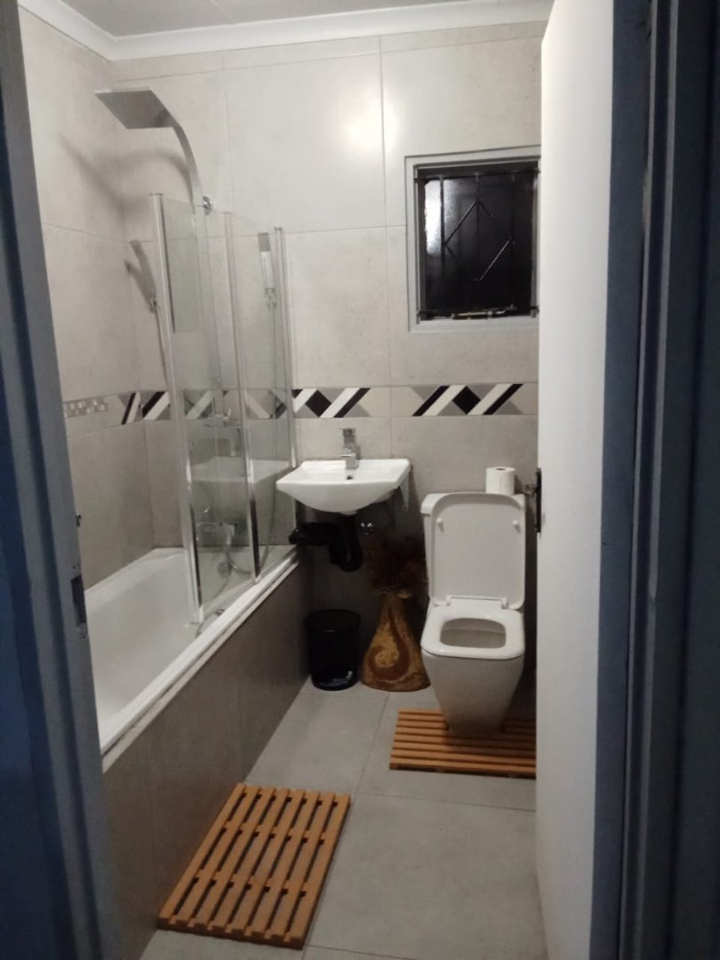 2 Bedroom Property for Sale in Chris Hani Gauteng