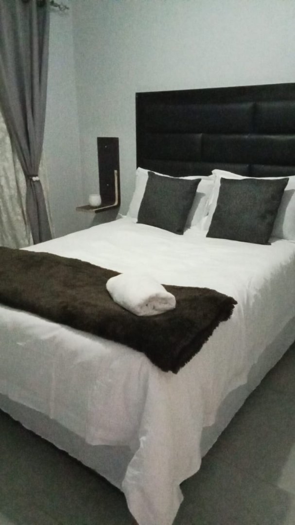 2 Bedroom Property for Sale in Chris Hani Gauteng