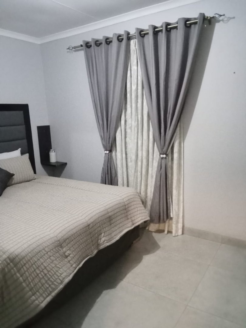 2 Bedroom Property for Sale in Chris Hani Gauteng