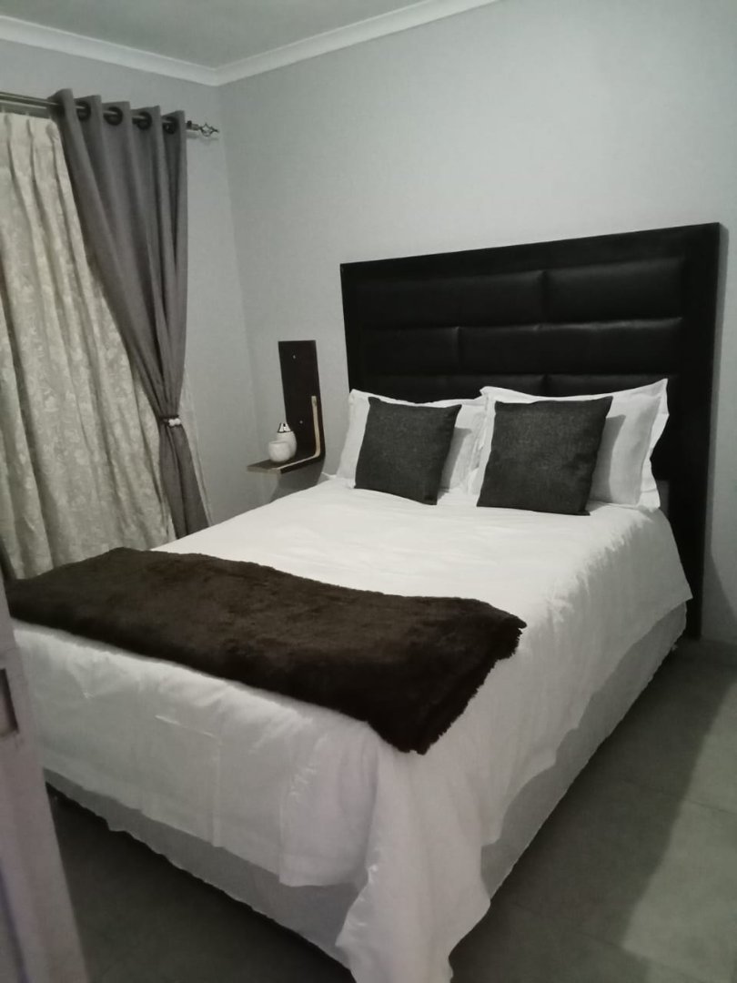 2 Bedroom Property for Sale in Chris Hani Gauteng