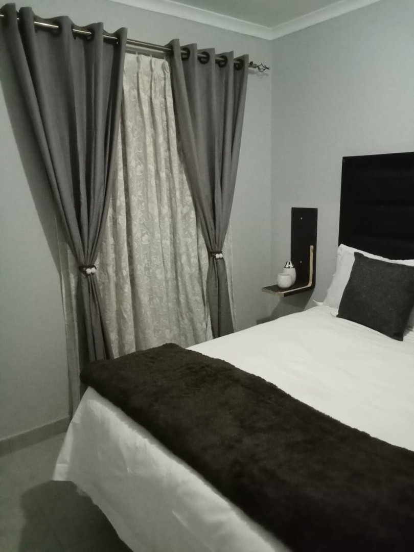 2 Bedroom Property for Sale in Chris Hani Gauteng