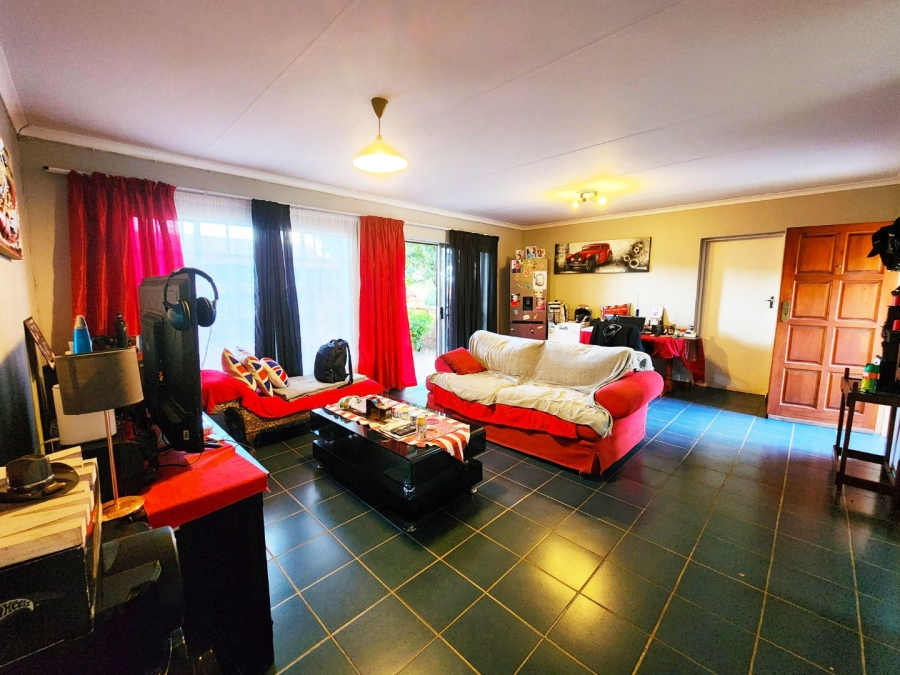 2 Bedroom Property for Sale in Eldoraigne Gauteng