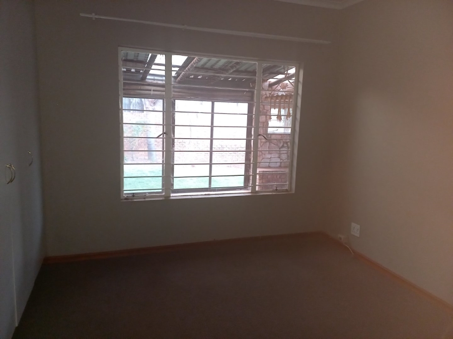 To Let 3 Bedroom Property for Rent in Overkruin Gauteng