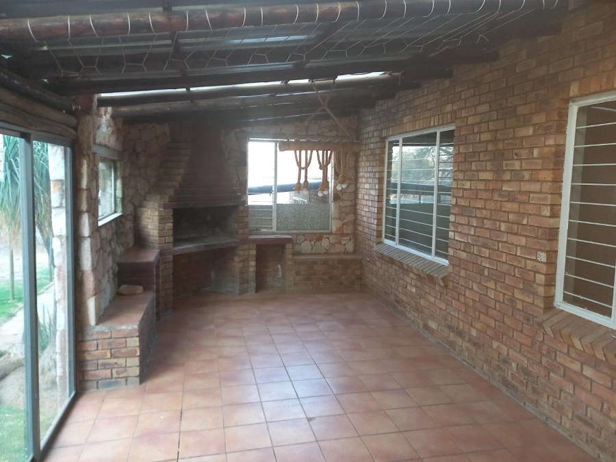 To Let 3 Bedroom Property for Rent in Overkruin Gauteng