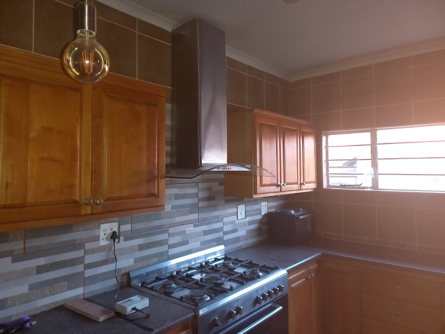 To Let 3 Bedroom Property for Rent in Overkruin Gauteng