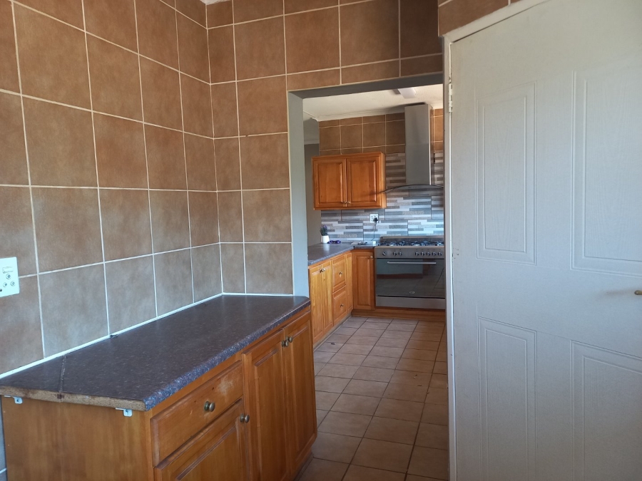 To Let 3 Bedroom Property for Rent in Overkruin Gauteng