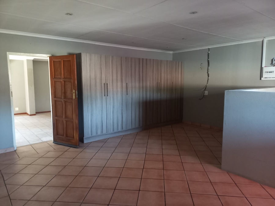 To Let 3 Bedroom Property for Rent in Overkruin Gauteng