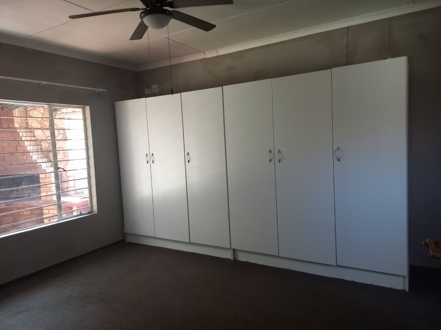 To Let 3 Bedroom Property for Rent in Overkruin Gauteng