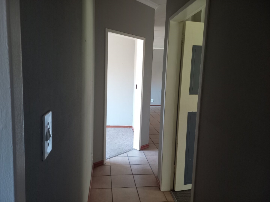 To Let 3 Bedroom Property for Rent in Overkruin Gauteng