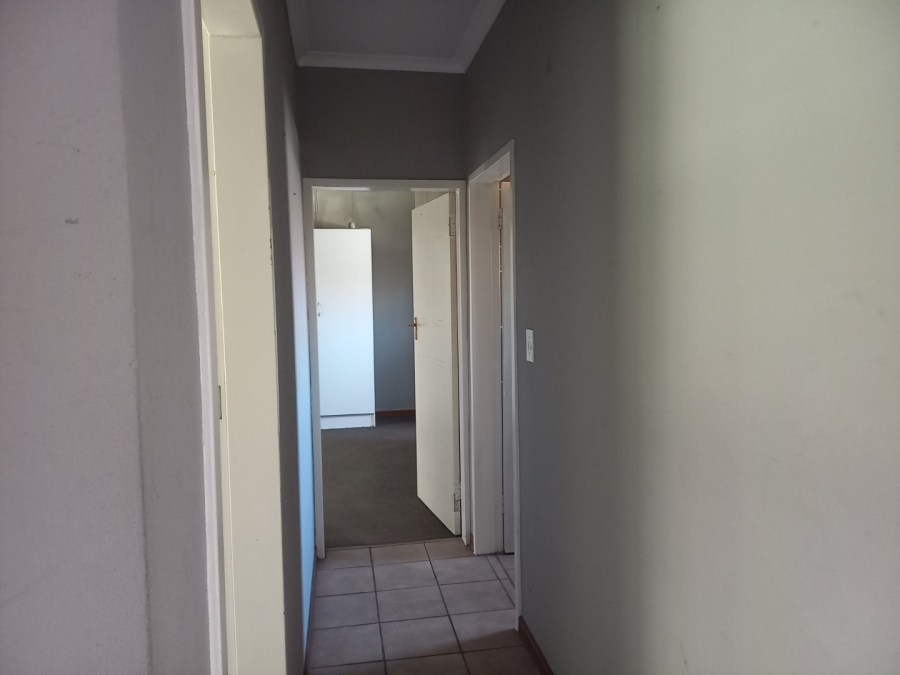 To Let 3 Bedroom Property for Rent in Overkruin Gauteng