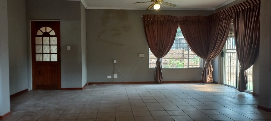 4 Bedroom Property for Sale in Overkruin Gauteng