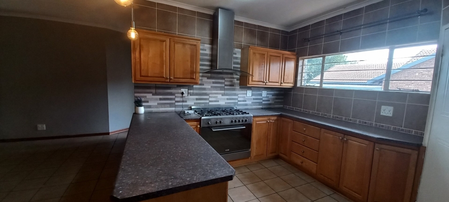 4 Bedroom Property for Sale in Overkruin Gauteng