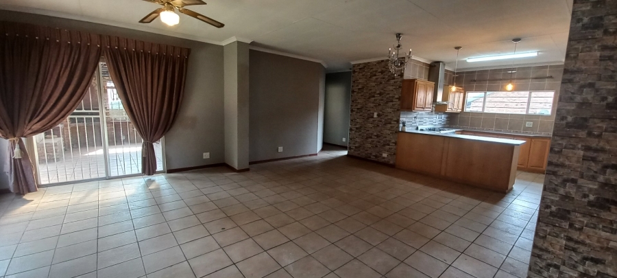 4 Bedroom Property for Sale in Overkruin Gauteng