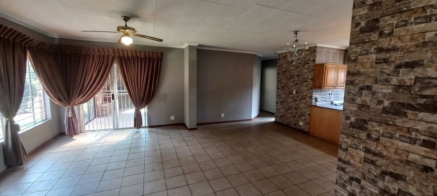 4 Bedroom Property for Sale in Overkruin Gauteng