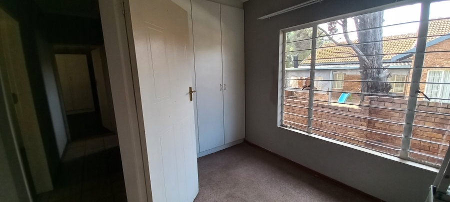 4 Bedroom Property for Sale in Overkruin Gauteng