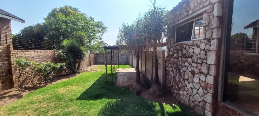 4 Bedroom Property for Sale in Overkruin Gauteng