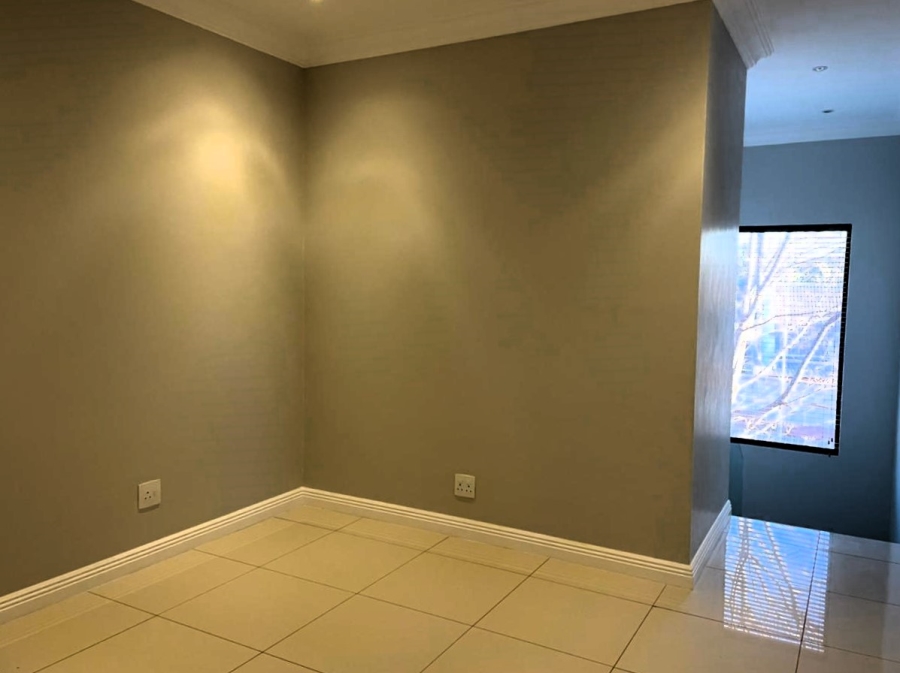 To Let 4 Bedroom Property for Rent in Olympus AH Gauteng