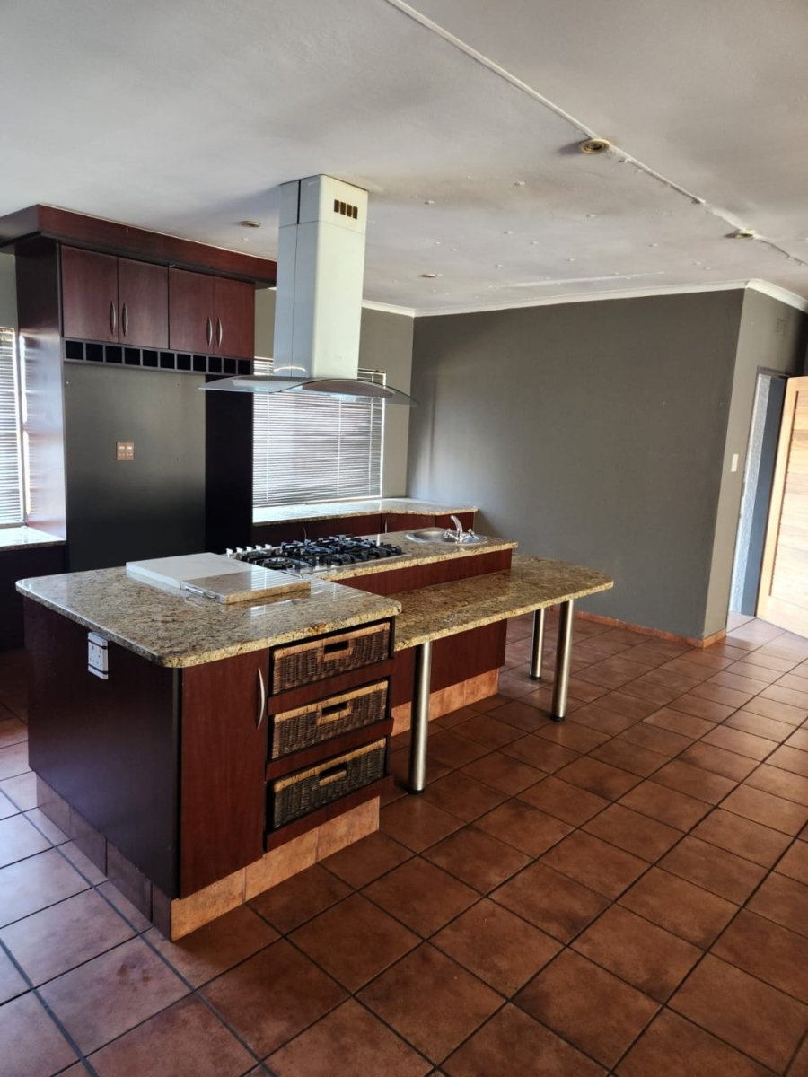 To Let 3 Bedroom Property for Rent in Bardene Gauteng