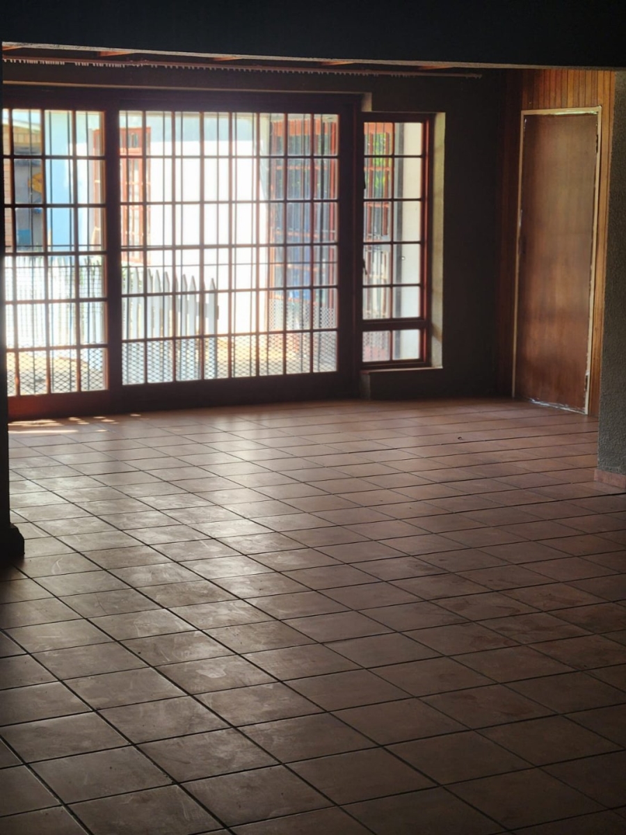 To Let 3 Bedroom Property for Rent in Bardene Gauteng