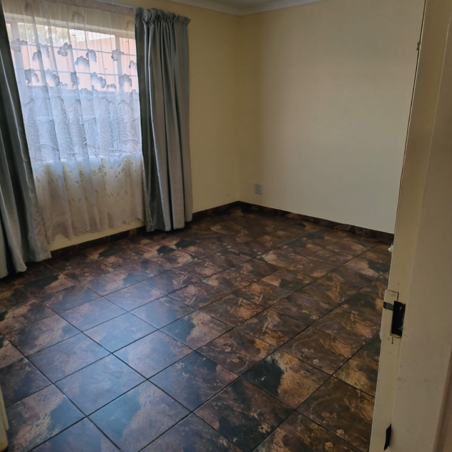 To Let 2 Bedroom Property for Rent in Shangrila Gauteng