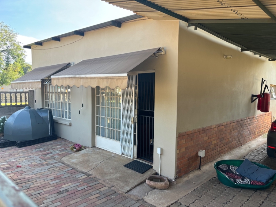 5 Bedroom Property for Sale in Erasmus Gauteng